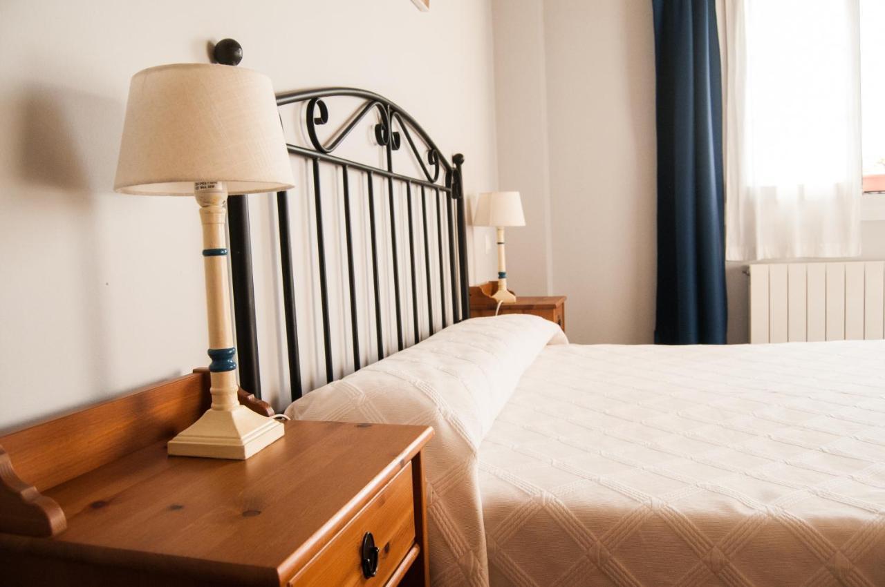 Apartamentos Corona Комільяс Екстер'єр фото